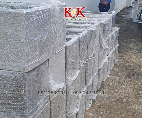 GIẢI PHÁP NÂNG CAO MẢNG XANH BẰNG HỆ TƯỜNG ĐỨNG CHO NHÀ MÁY CONSTANTIA VIỆT NAM