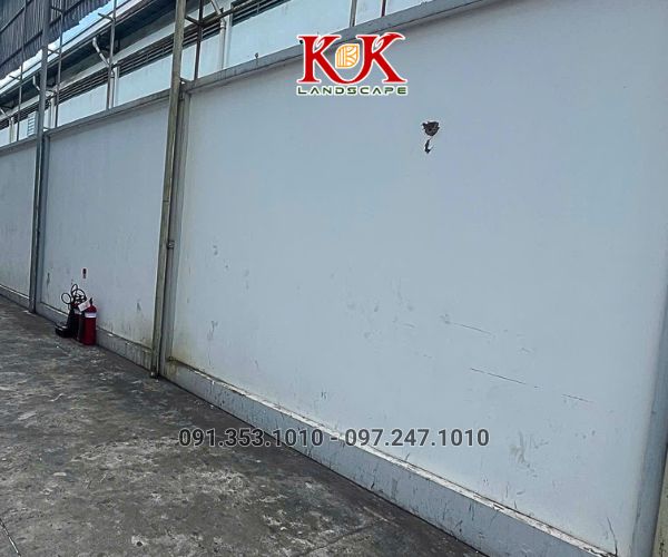 GIẢI PHÁP NÂNG CAO MẢNG XANH BẰNG HỆ TƯỜNG ĐỨNG CHO NHÀ MÁY CONSTANTIA VIỆT NAM