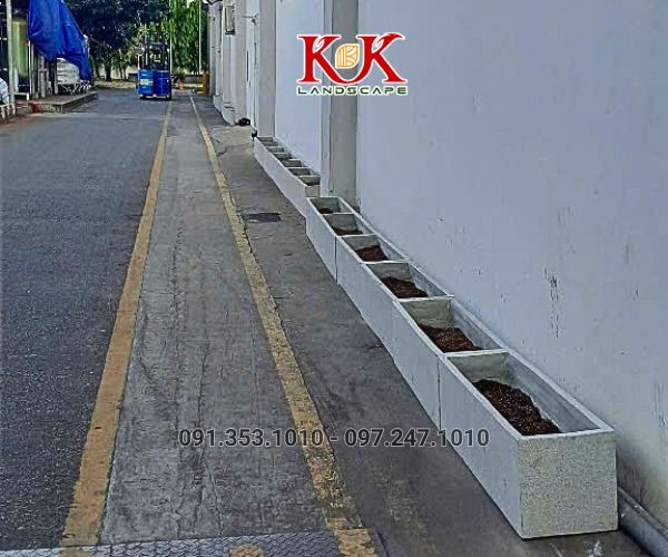 GIẢI PHÁP NÂNG CAO MẢNG XANH BẰNG HỆ TƯỜNG ĐỨNG CHO NHÀ MÁY CONSTANTIA VIỆT NAM