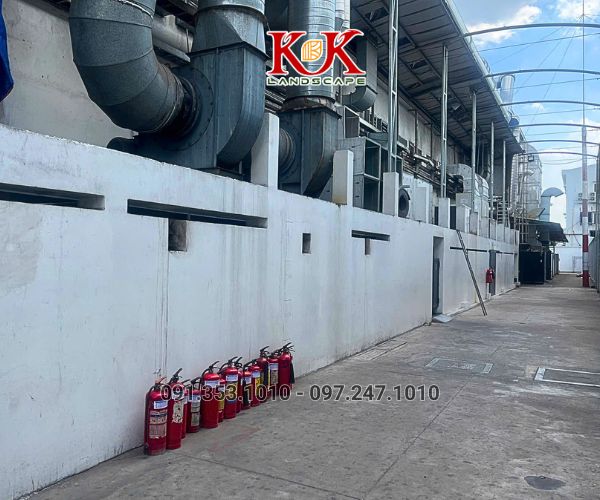 GIẢI PHÁP NÂNG CAO MẢNG XANH BẰNG HỆ TƯỜNG ĐỨNG CHO NHÀ MÁY CONSTANTIA VIỆT NAM