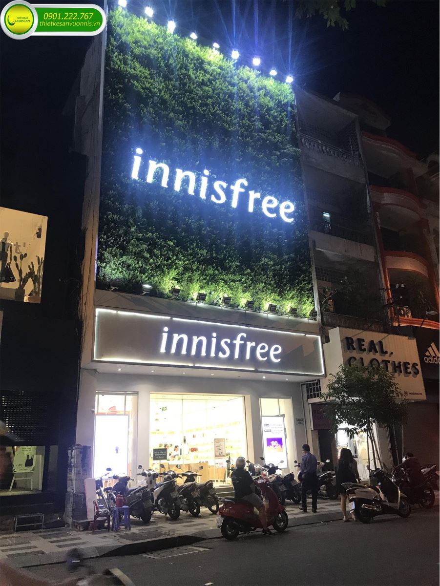 Thi công tường cây xanh innisfree tại quận 1 tphcm